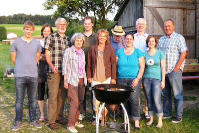 Ortsverein Sonnenalb beim Grillen mit Bundestagskandidation Rebecca Hummel
